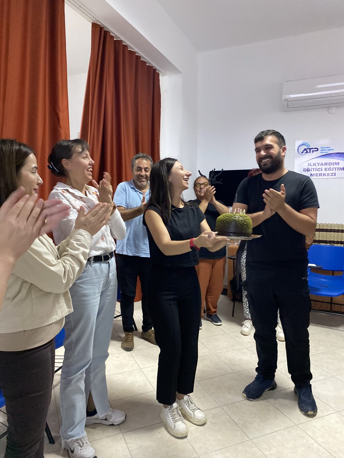 Eğitici eğitiminde kutlama ve sıcak öğrenme ortamı